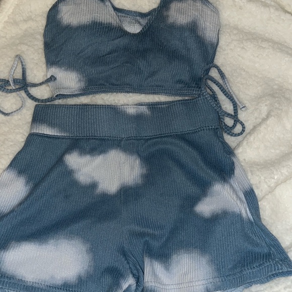 Gilly Hicks Other - Gilly Hicks Blue and White Tie-Dye Pajama Set